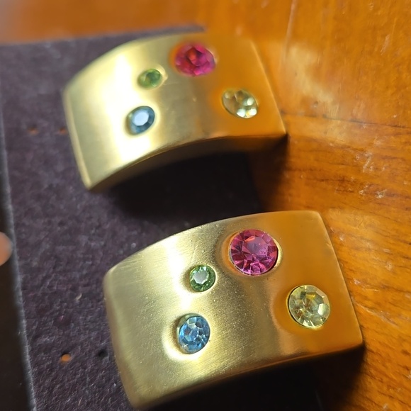 Les Bernard Valentino Couture fruit basket style clip on earrings matte Gold 48 - Picture 2 of 7